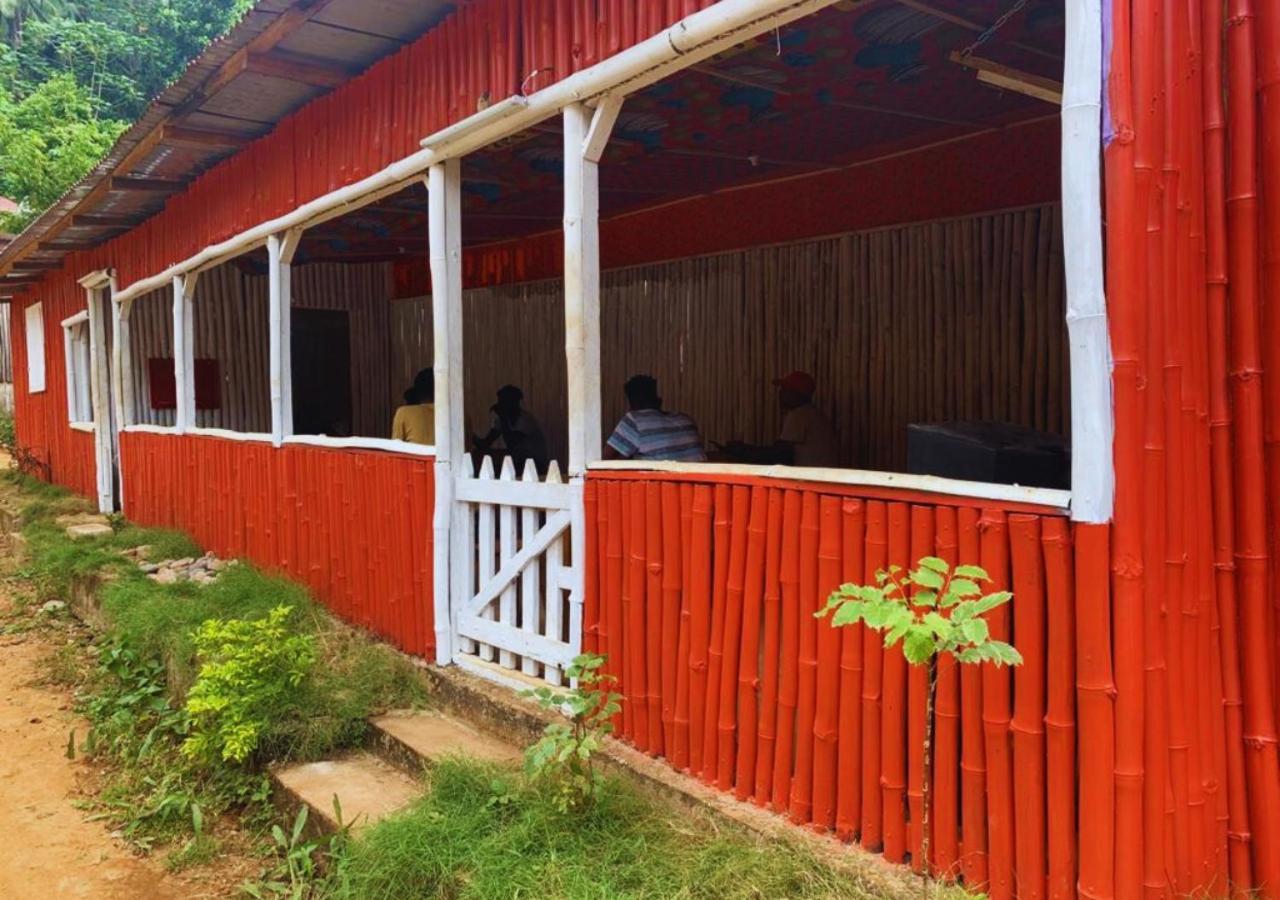 Casa No Centro Do Mundo Ilheu Equator Villa อิลเลอดาชโรลาช ภายนอก รูปภาพ
